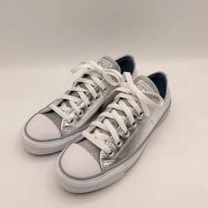 Converse Chuck Taylor NWT All Star Silver Glitter Low Top Sneakers Womens Size 7